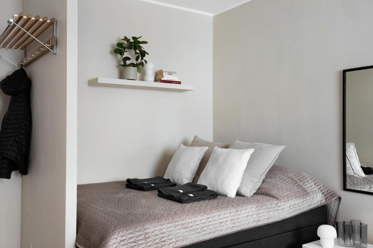 Trendy Nordic By Tram Stop Appartement *